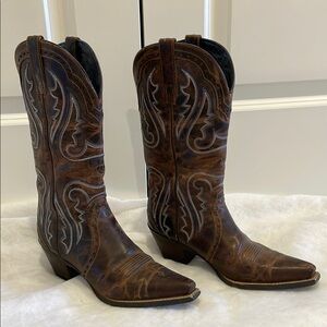 ARIAT Brown Western Cowboy Boots with Embroidered Design